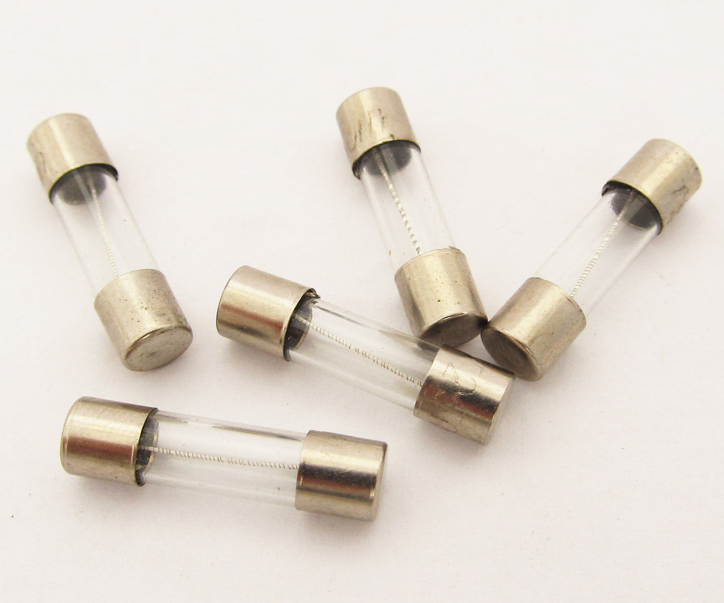 100pcs Low Breaking Low Current 5mm x 20mm Slow Blow Time Delay Glass Tube Fuse