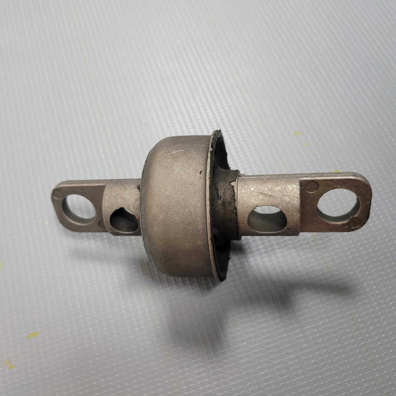 ya 5 8.7 Parts Number# 68199980AB Rear arm Rubber Bushing 1pack