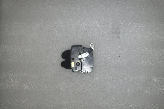 ya 1 7.8 Trunk Lock Actuator Motor for Nissan 84630-2FJ0A 846302FJ0A