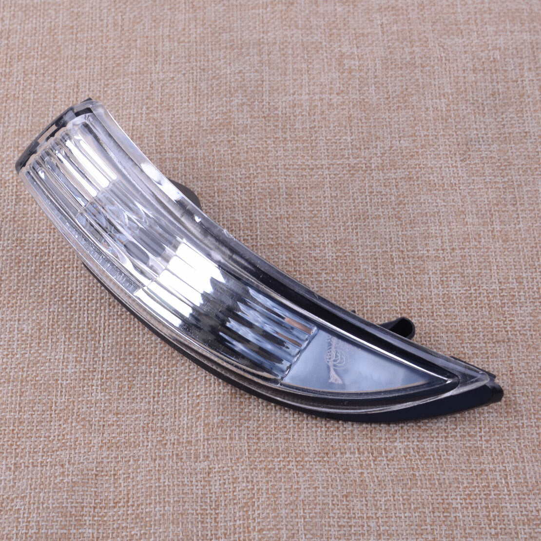 ya 1 8.5.2 1 pair of rearview mirror turn signal light housing protective cover suitable for Fiesta 08-18
