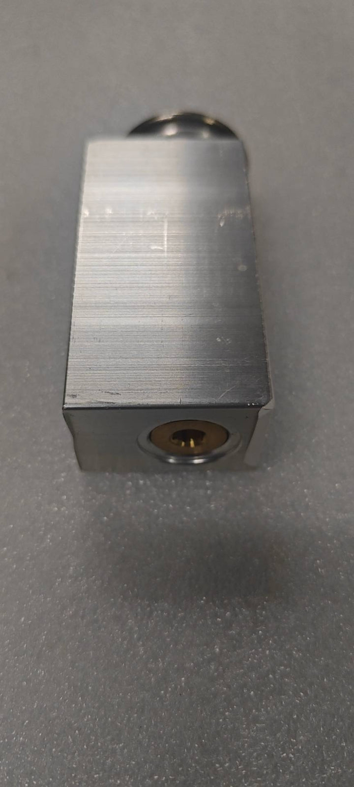 ya 5 8.7 A/C Expansion Valve V30770026 2128300284 for Mercedes MB
