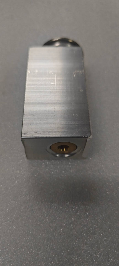 ya 5 8.7 A/C Expansion Valve V30770026 2128300284 for Mercedes MB