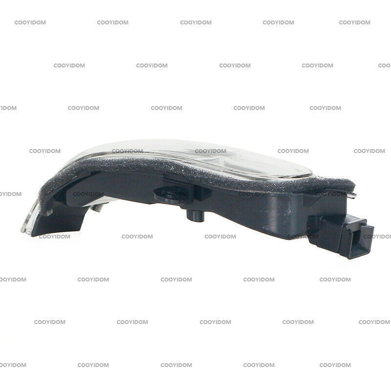 ya 5 8.7 Right rearview mirror turn signal indicator light for 2004-07 for Mercedes-benz W203
