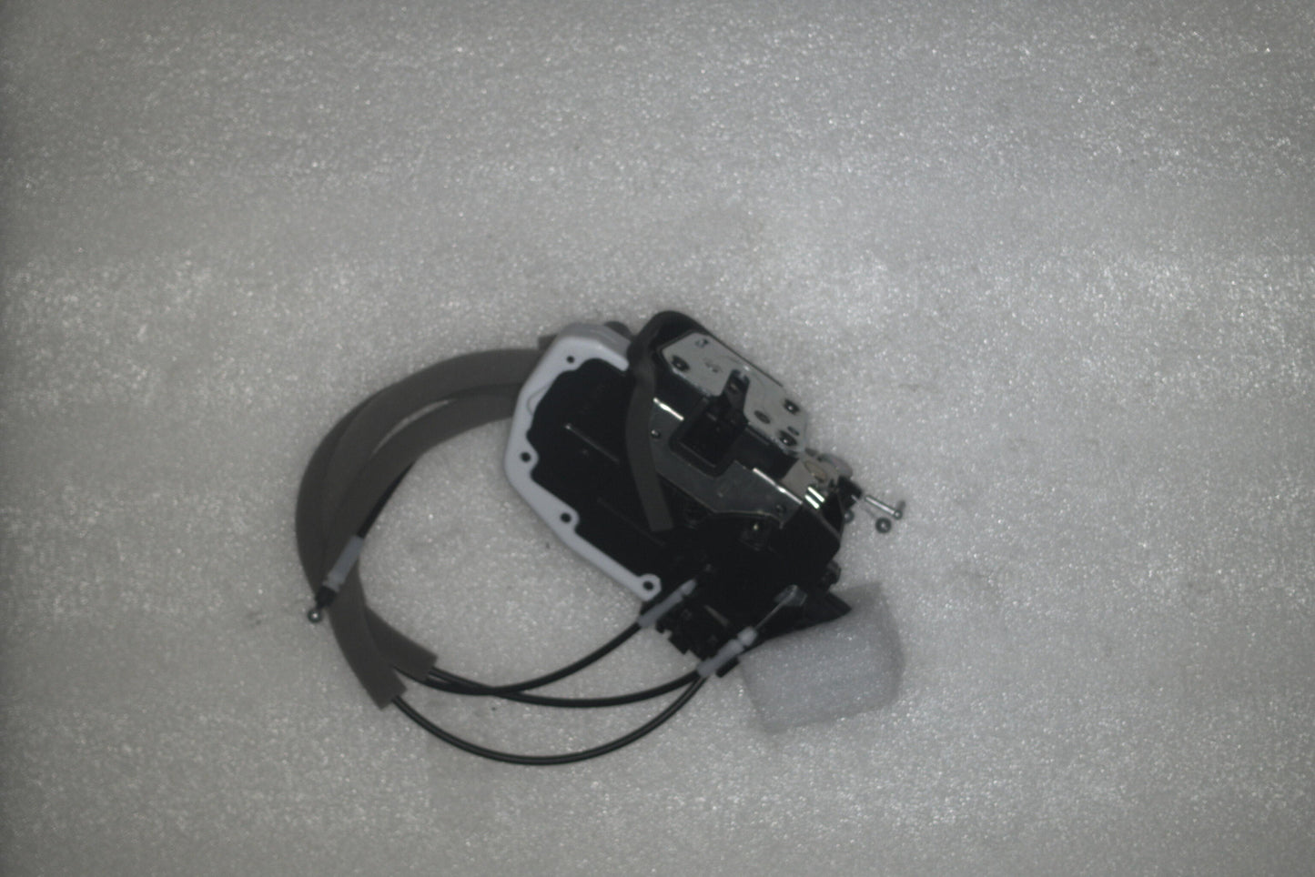 ya 5 8.7 Door Lock for Nissan 82500-JN00A 82500JN00A