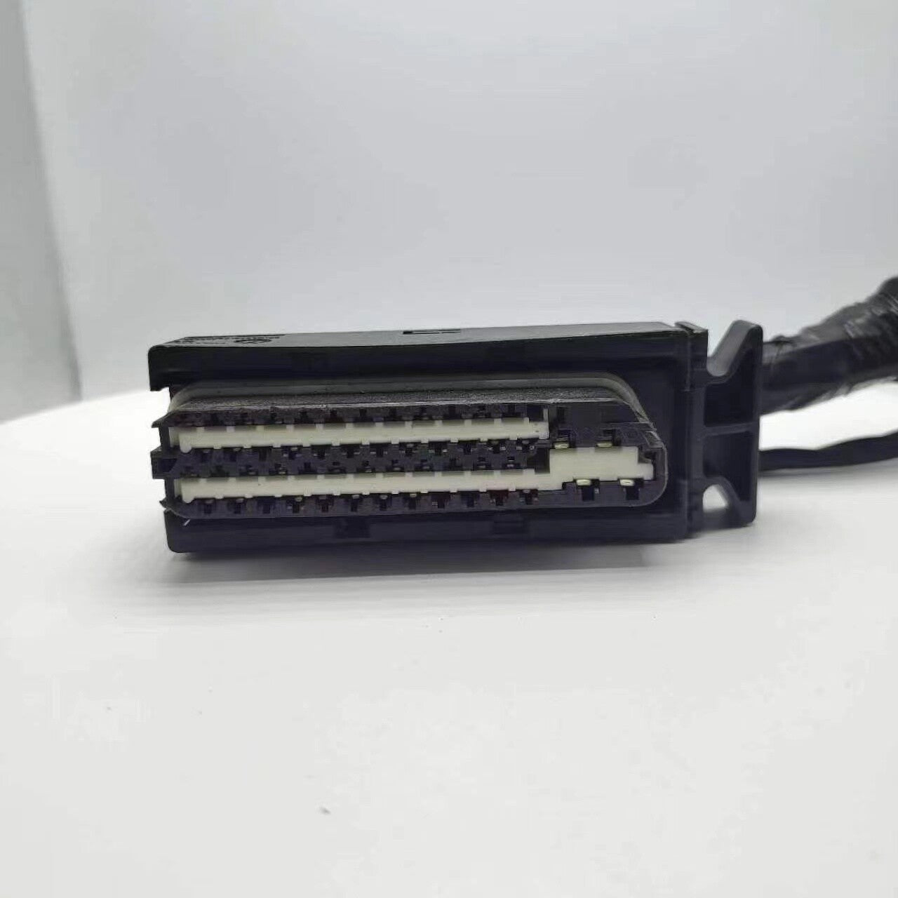 ya 5 8.7 1-piece for VW for Santana for Passat B5 Lavida for Skoda Transmission Computer Plug