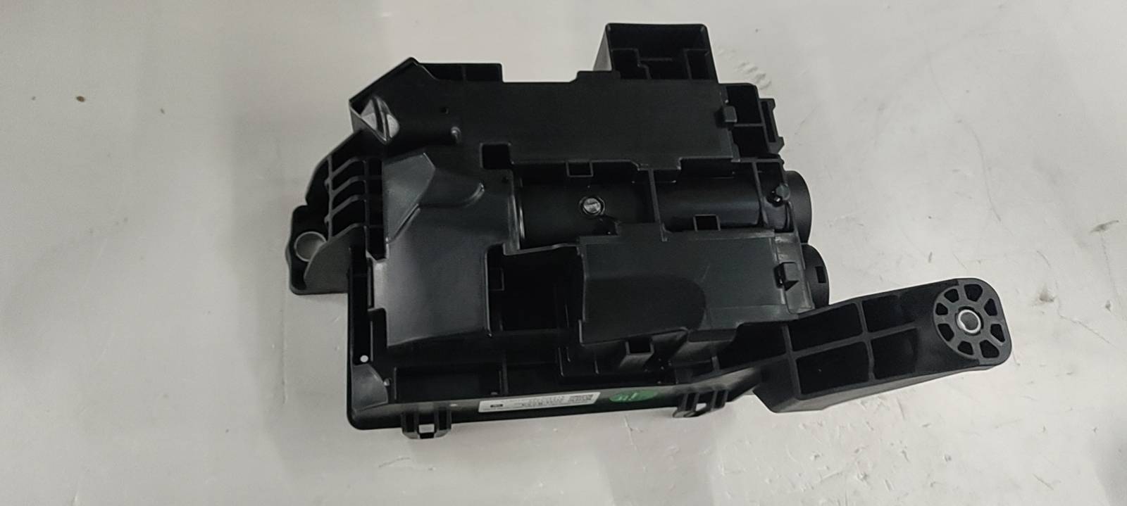 ya 5 8.7 Fuse Box Bracket 26348773