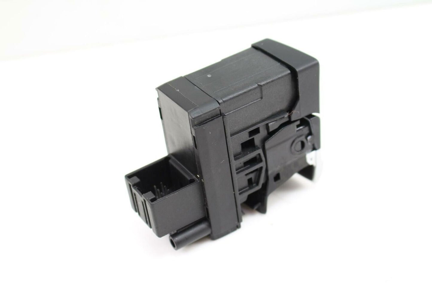 ya 1 8.5.3 The parking brake switch is suitable for Audi A4 Allroad A5 Q5 RS5 S4-8K1927225B