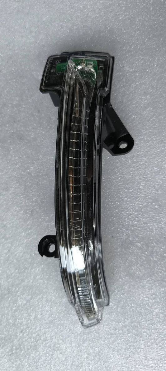 ya 4 6.17.2 Side Turn Signal Rh for Nissan 26160-6CA0A 261606CA0A