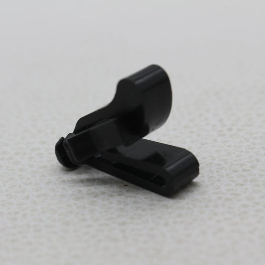 ya 6 6.13.3 1 BPX700010 for Land Rover Discovery II and for Range for Rover Gas Fuel Door Latch Clip