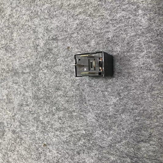 ya 6 6.13 Rear Fuse Relay Box SAM Assembly for Mercedes W212 E350 E550 10-11