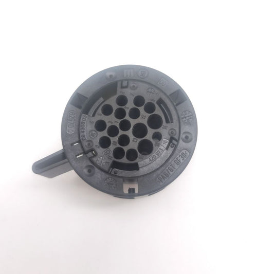 ya 2 6.29 420973716 Transmission Connector for VW for Audi 0B5