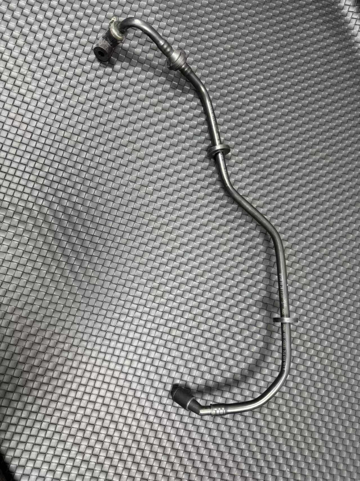 ya 10 5.28.3 7L6611917M Hydraulic Brake Vacuum Hose Line for Audi Q7 for VW Touareg