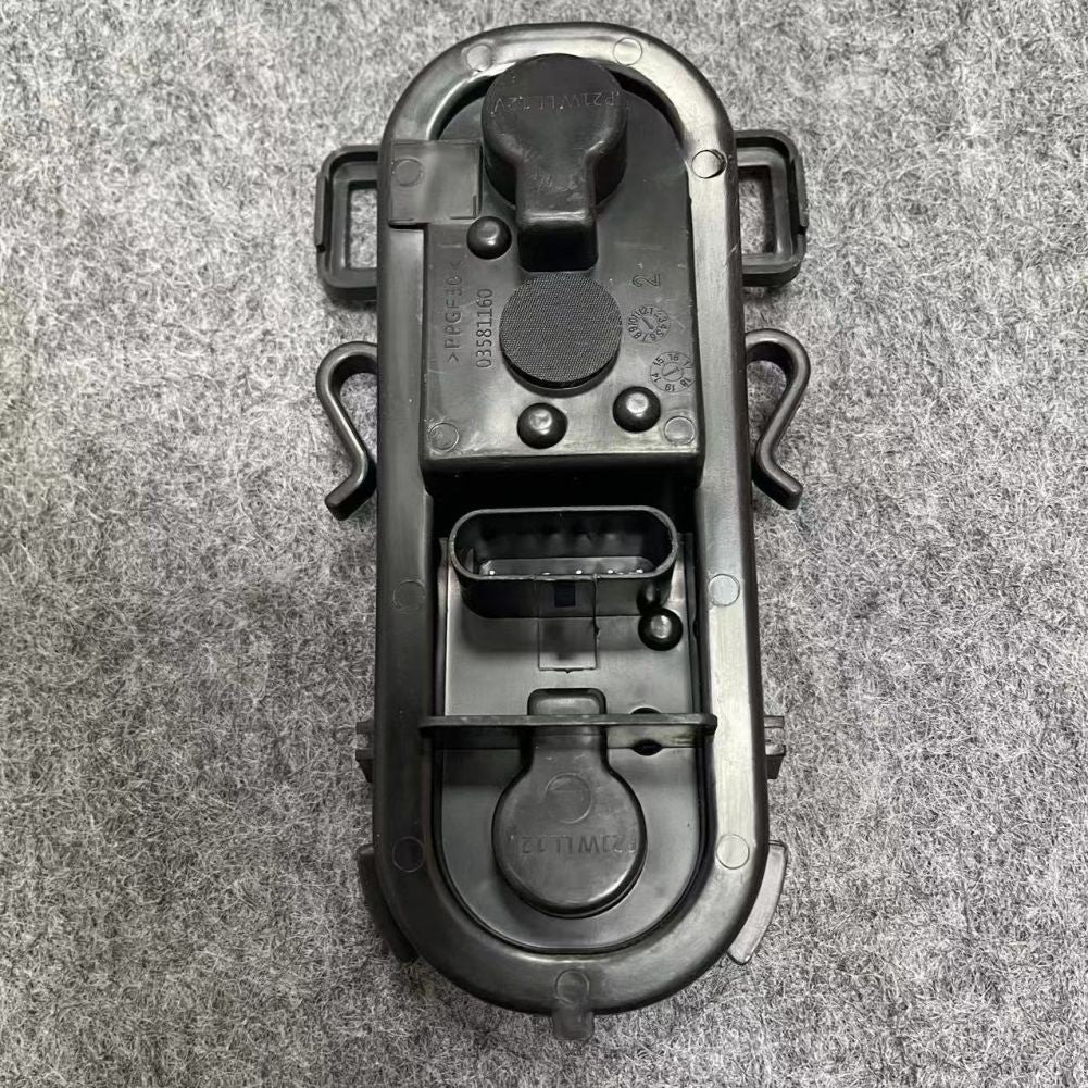 ya 1 7.4 Tail Light Socket for BMW X1 F49 2016-2022