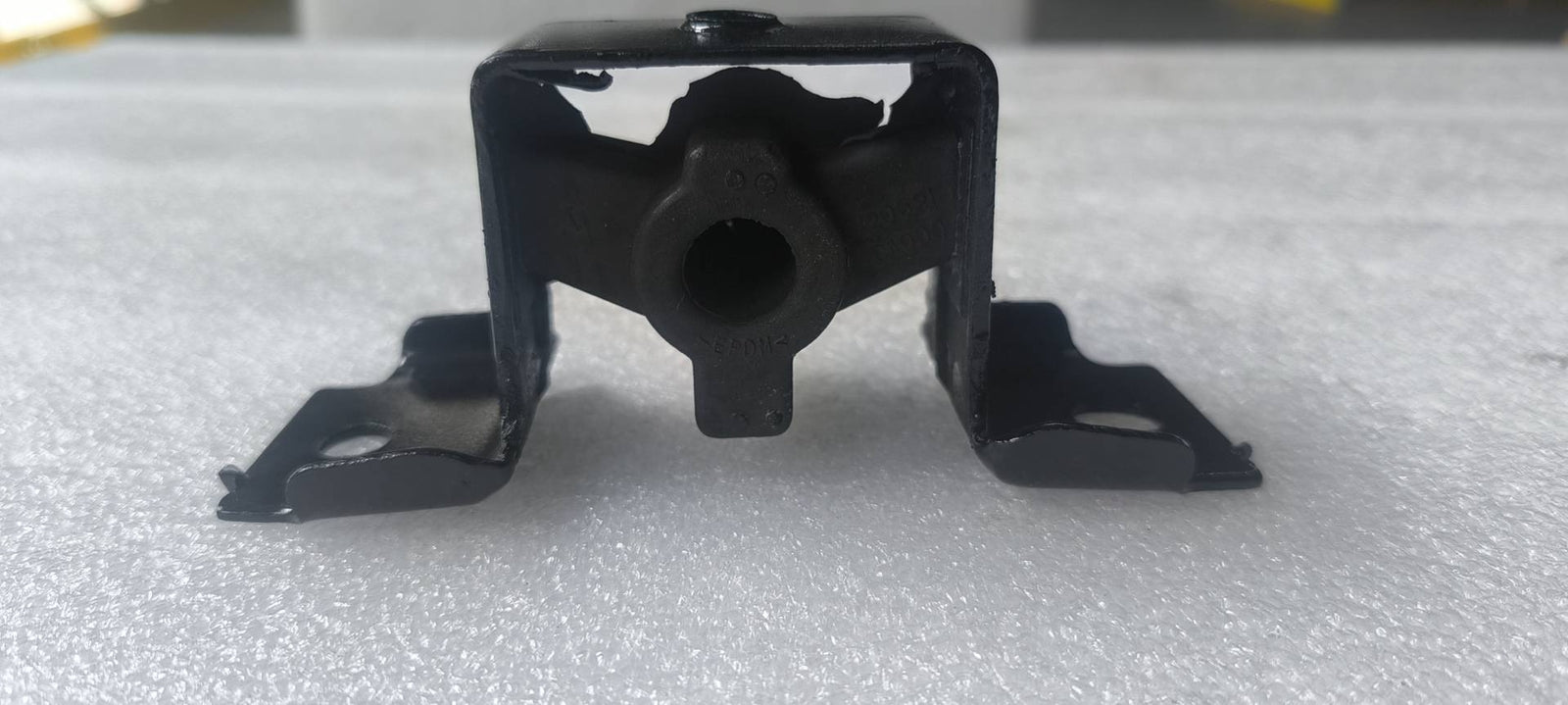 ya 1 6.30 Pipe Support for Nissan 20621-CA000 20621CA000