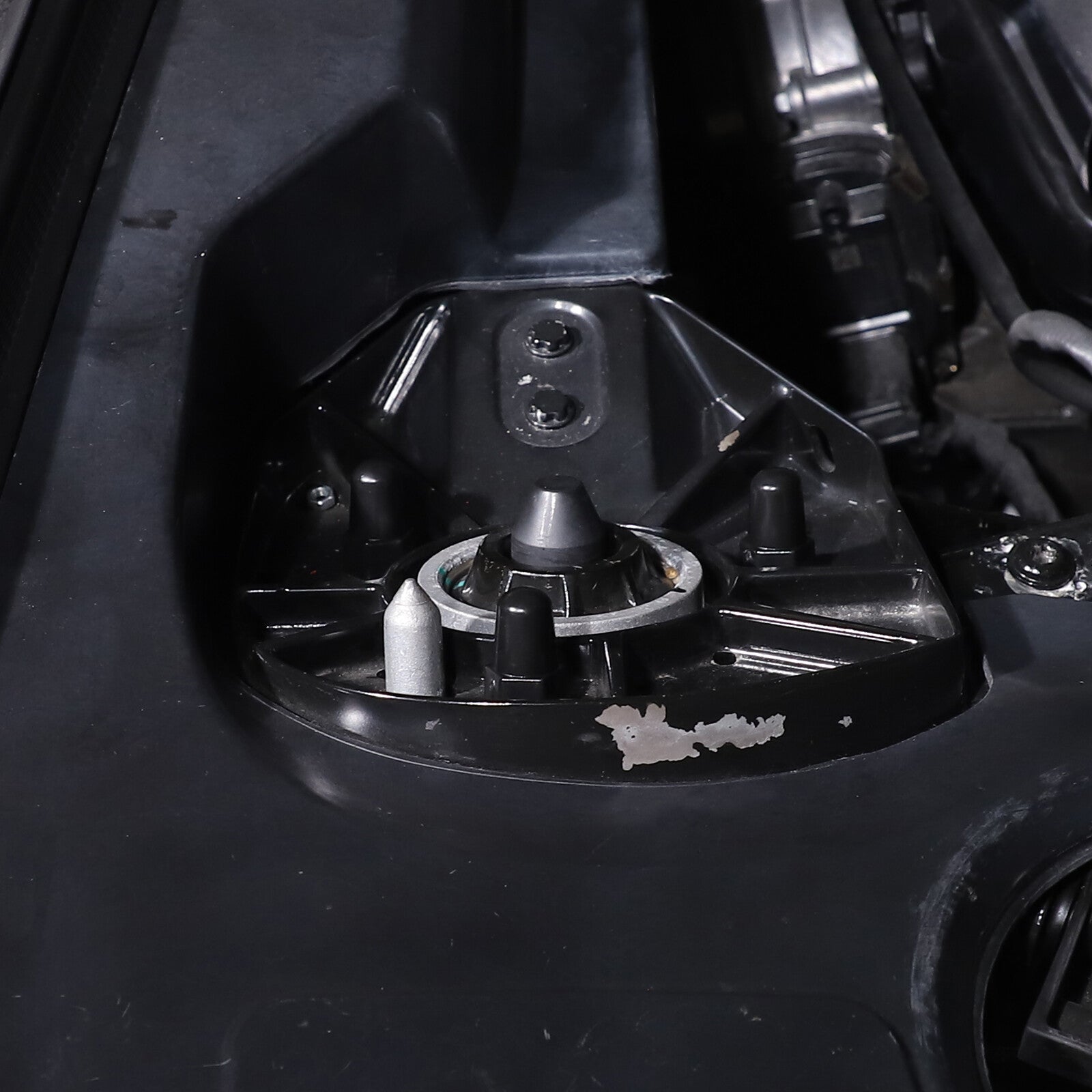 ya 1 8.5.4 Engine Fuel Rail Covers Pair LH and Right Hand for 2014 - 2019 for Corvette C7 Silver Alloy