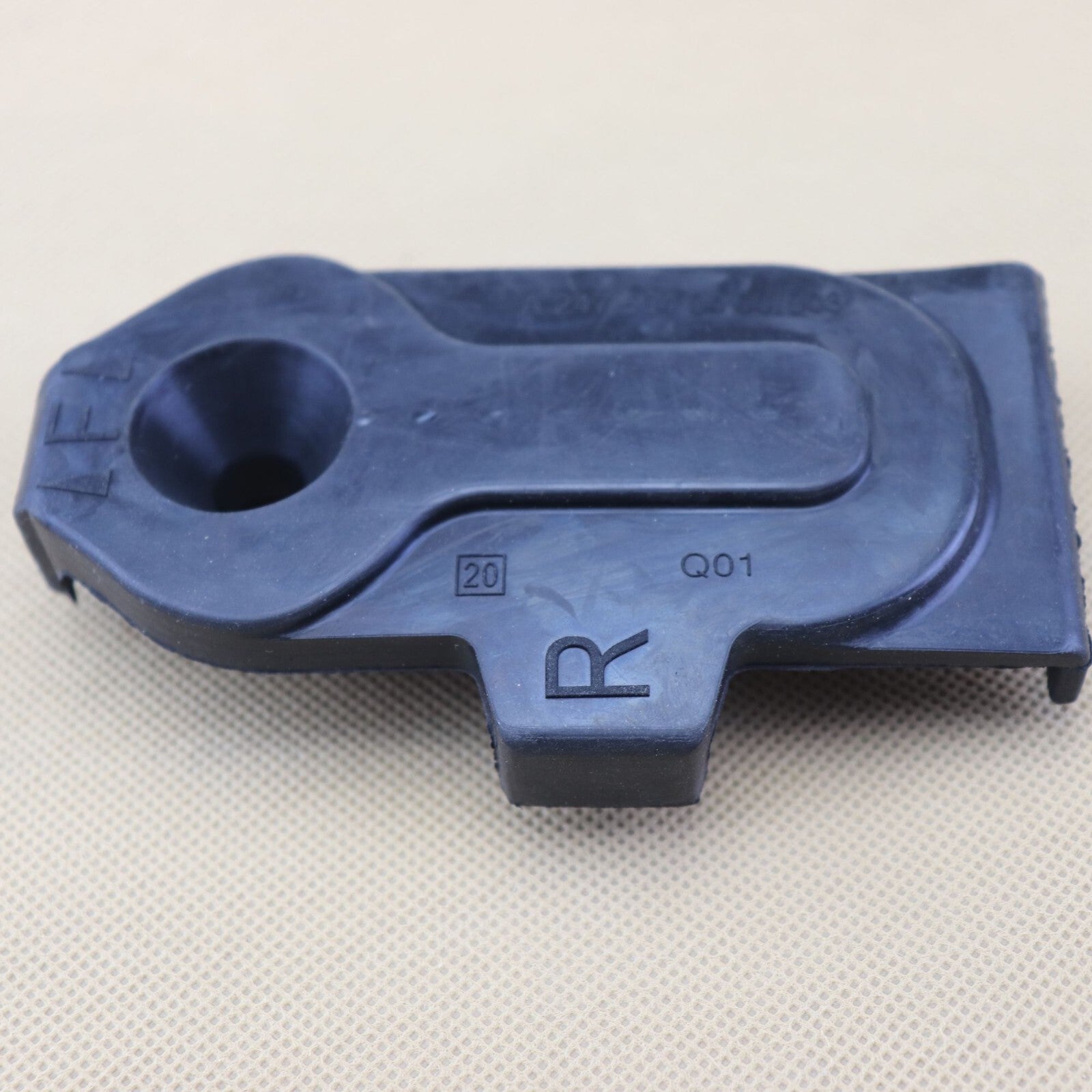 ya 1 8.5.1 A2475040400 for A W177 radiator right elastomer bearing 