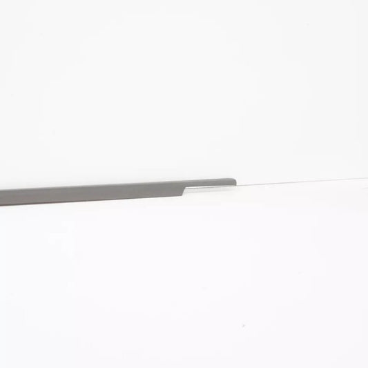 ya 7 6.10 The front right door window belt Weatherstrip is suitable for Ford Mondeo MK3.