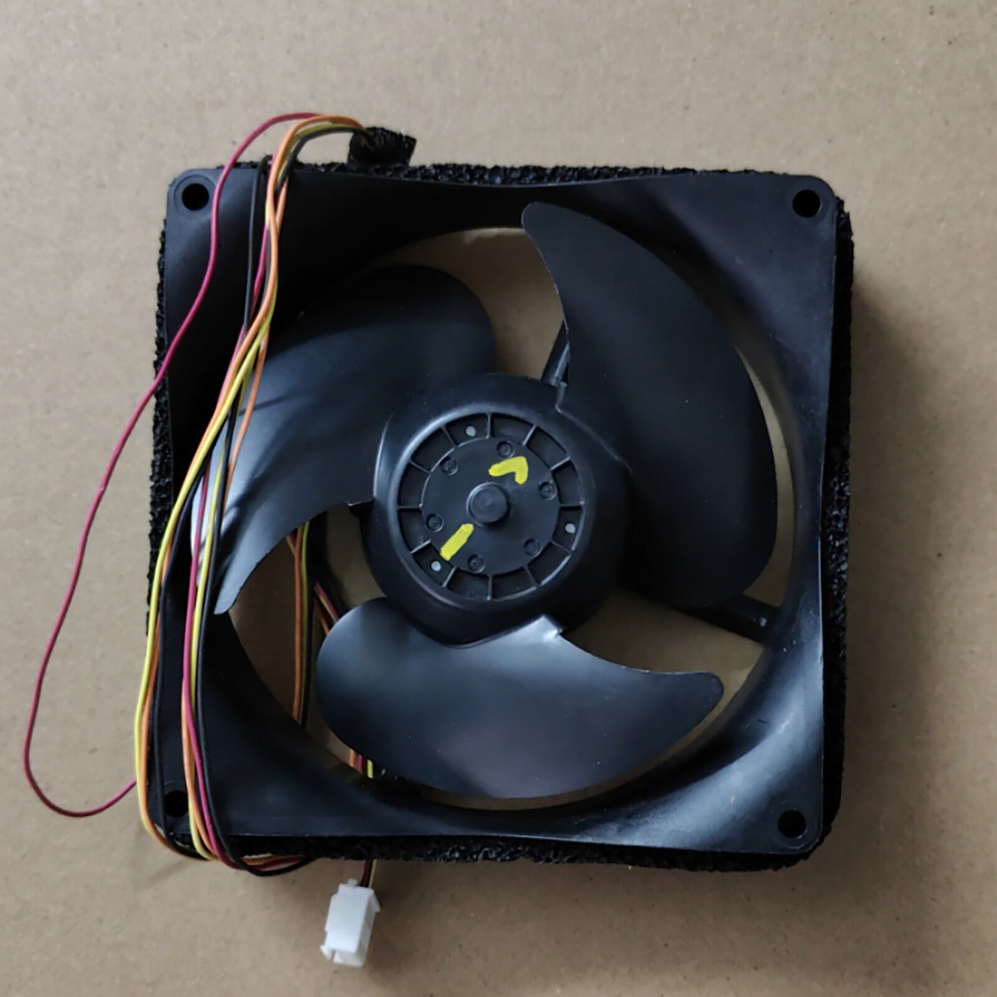 ya 26 Cooling Fan AU-11240L-303 DC 12V 0.06A 4-wire Plug for Reigerator