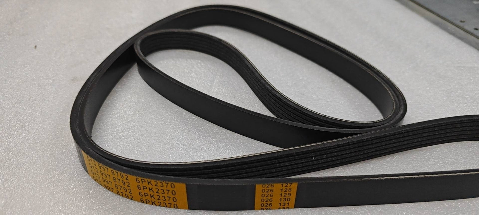 ya 10 5.29.2 1Pc BELT Fit for Mercedes-benz ML500 ML350 S350 1998-2006 (6PK2370) 0139978792