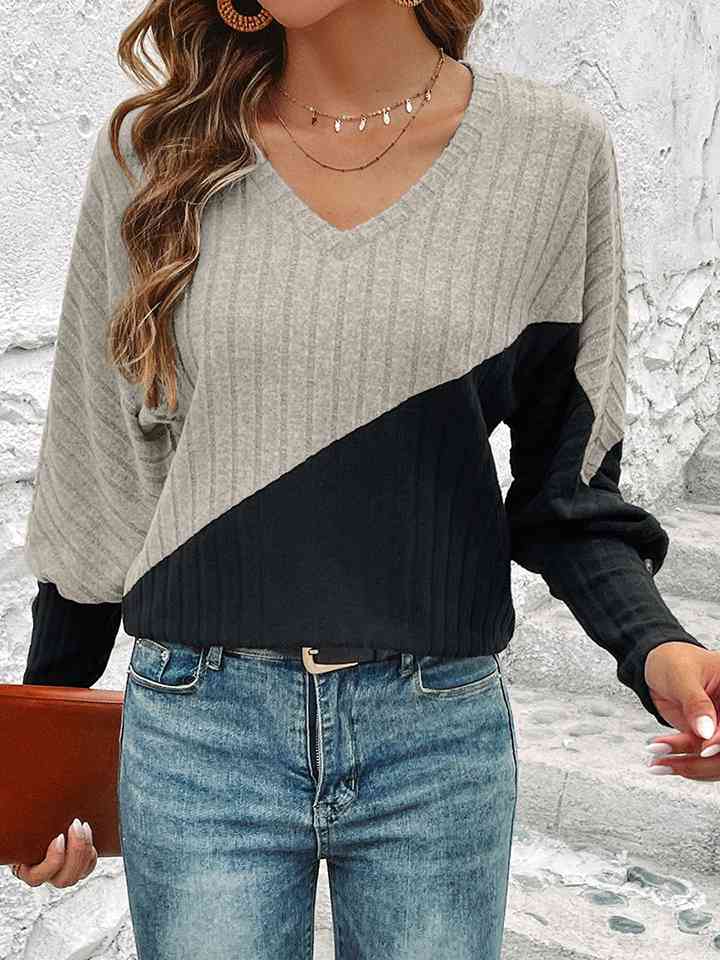 Contrast Buttoned V-Neck Blouse - Create the impossible