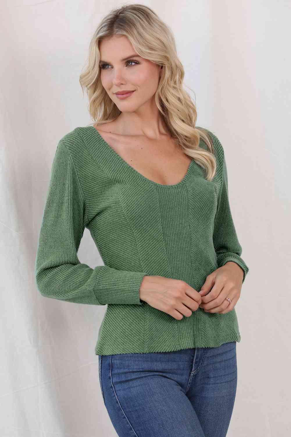 Scoop Neck Long Sleeve Top - Create the impossible