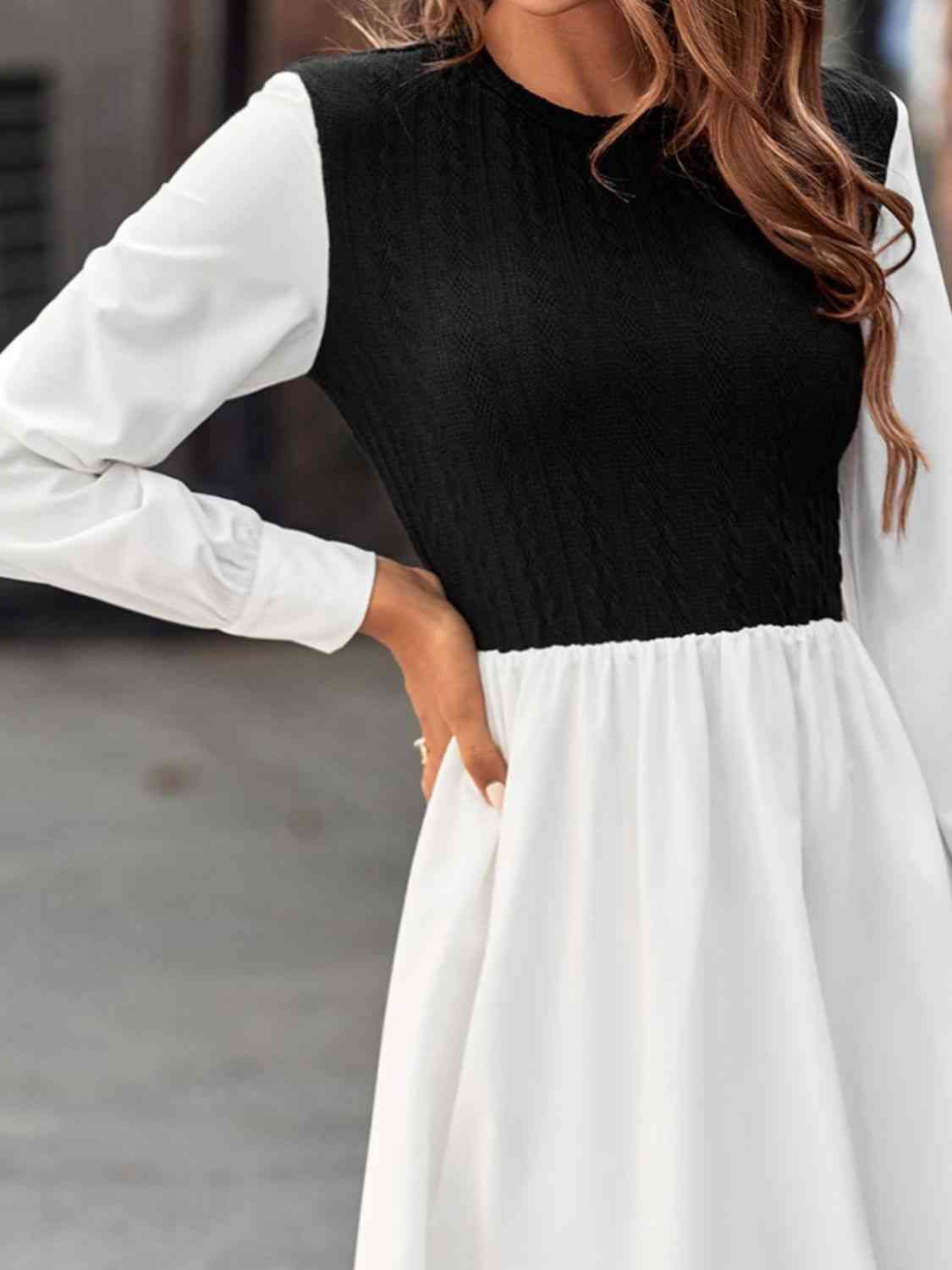 Contrast Round Neck Long Sleeve Dress