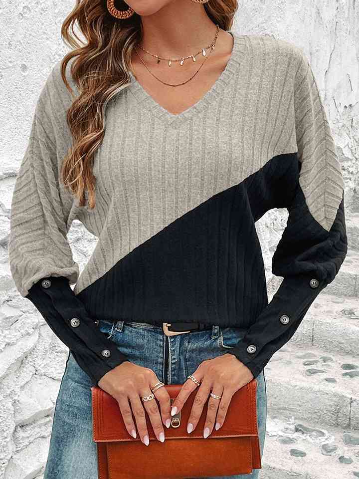 Contrast Buttoned V-Neck Blouse - Create the impossible