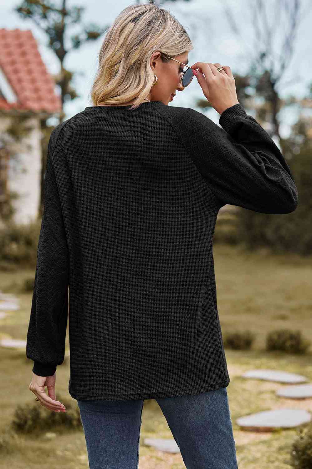 Round Neck Raglan Sleeve Sweatshirt