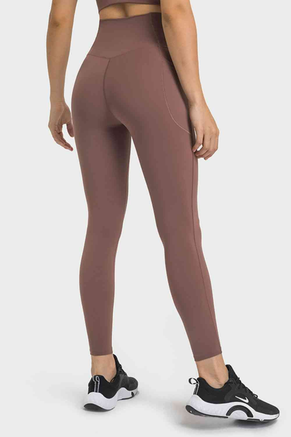 V-Waist Yoga Leggings with Pockets - Create the impossible